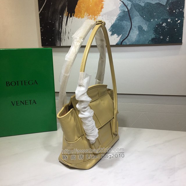 Bottega veneta高端女包 96009s小號 寶緹嘉Arco33油蠟牛皮包 BV經典款蝙蝠包手提包  gxz1242